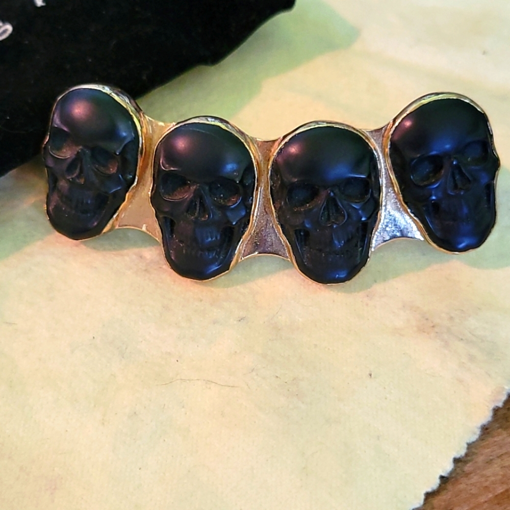 Obsidian Skull Knucle Ring